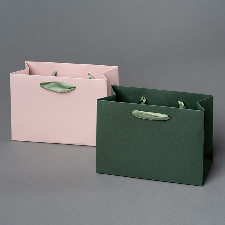 Custom-Made-Luxury-Paper-Bags2.jpg